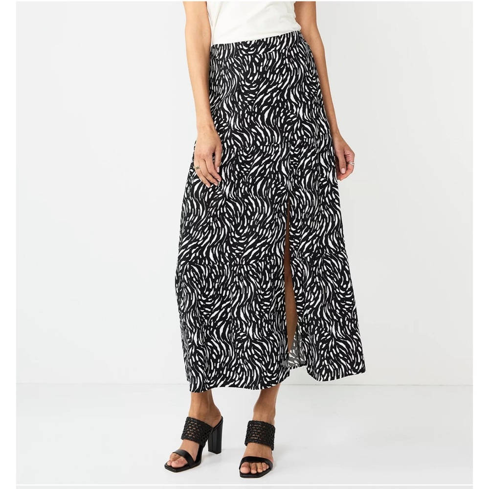 Nine West Black & Ivory Patterned Tiered Print Midi Skirt Size Medium NWT